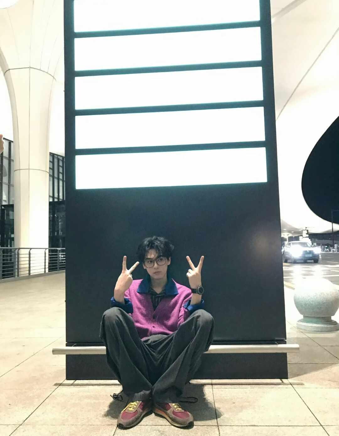 他好可爱啊！！💛🥺
我的宝宝好想你啊txn 田栩宁 柠檬水 他好像知道自己很