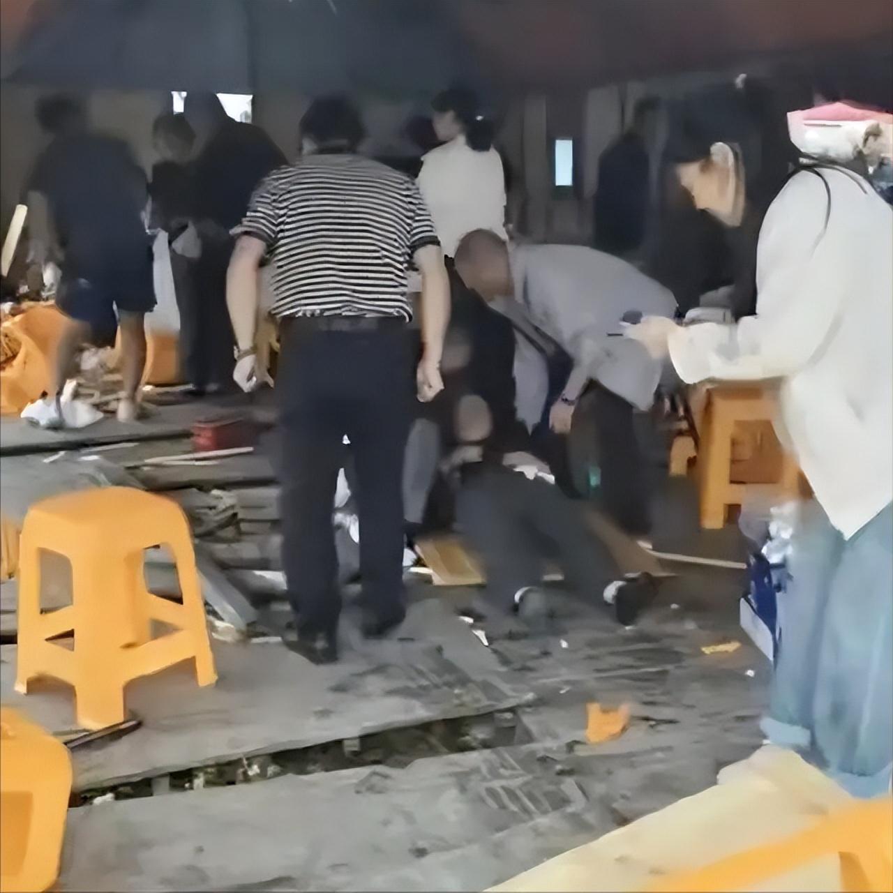 人家办丧事够悲痛了，她却让整个现场雪上加霜！6月15日8时许，南通市如东县一村庄