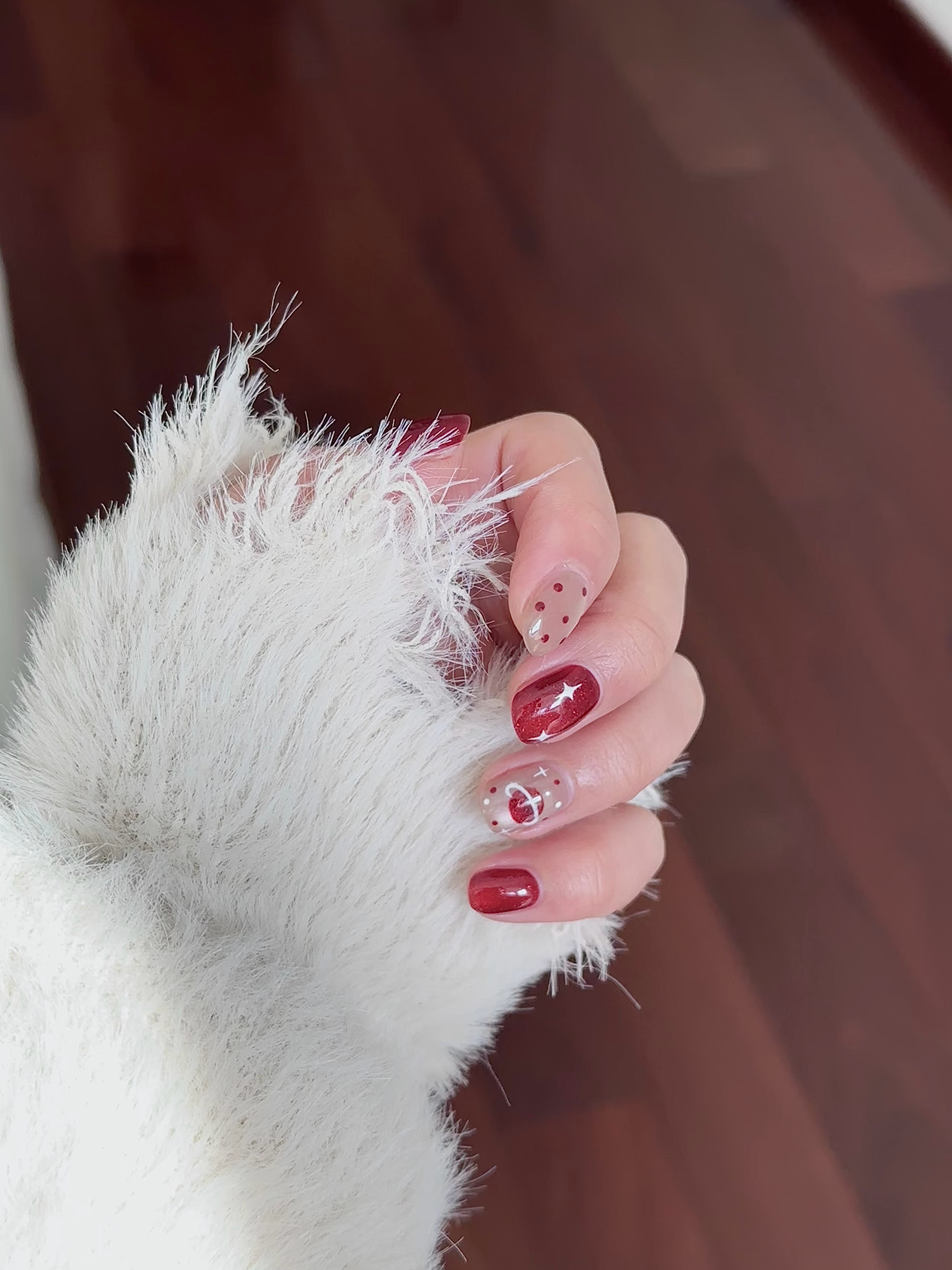 已经做好了新年美甲[耶] 