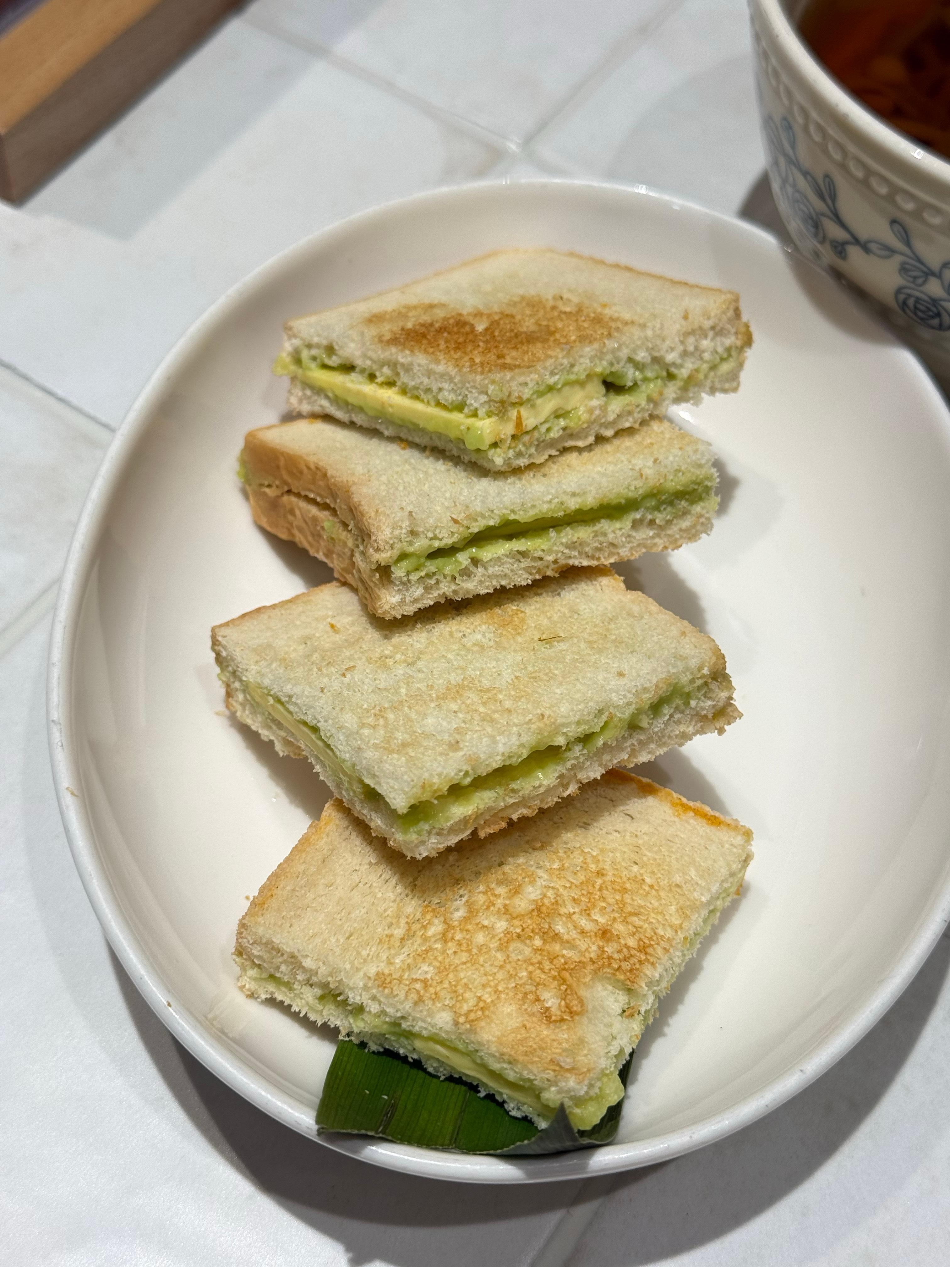 你们晚上吃什么？最近地方菜好火啊，商场新开了好多地方菜餐厅 