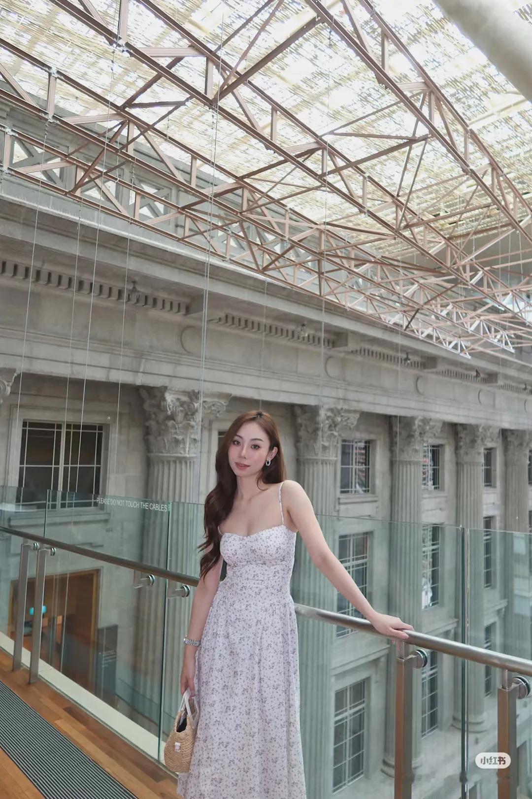 话说新加坡近几年就推出了许多样靓身材正，气质也相当不错的新晋博主，而阡仪就是其中