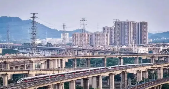 今日起，广铁实施新的列车运行图
