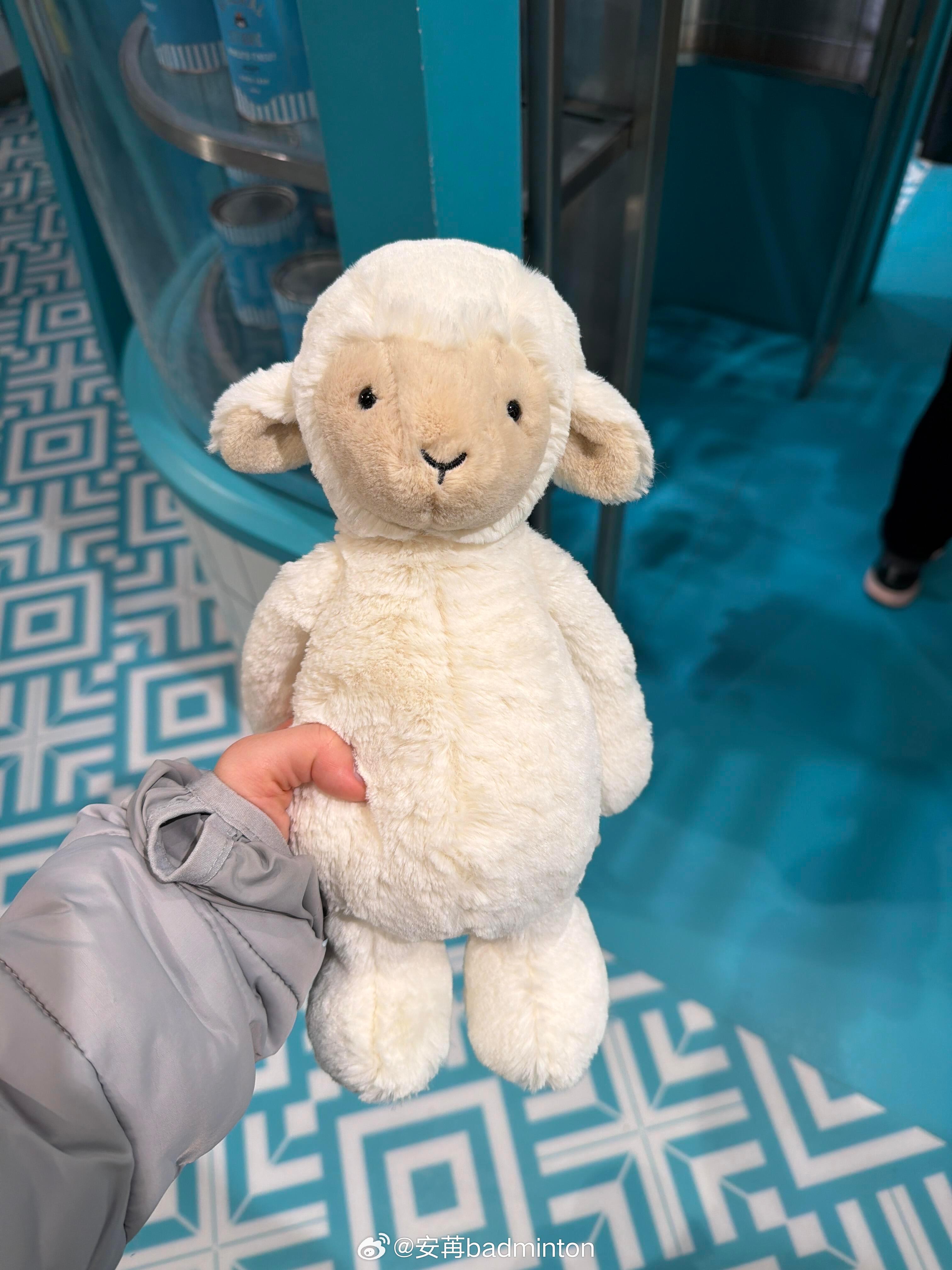 志田千阳🍠更新图集：散步~🏴󠁧󠁢󠁥󠁮󠁧󠁿🏸好久没更新了~三月转