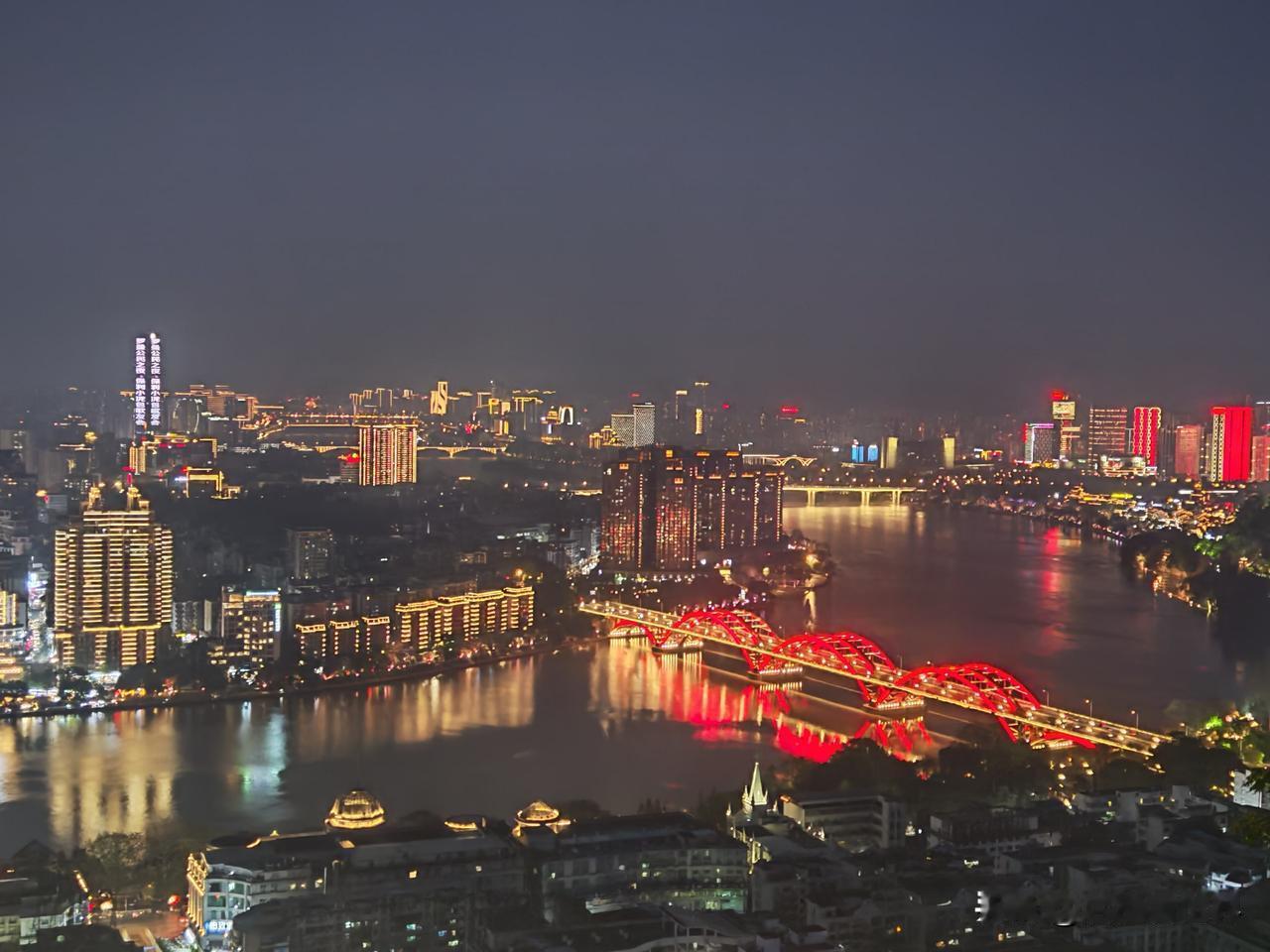 从广西旅游刚回来，这趟去了桂林和柳州。
在广西待了12天，我个人觉得柳州比桂林更