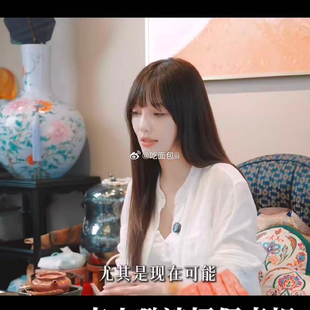 贾乃亮离婚时间 难得的是贾乃亮很少在网络争执过往，把所有温柔留给女儿。夫妻关系画