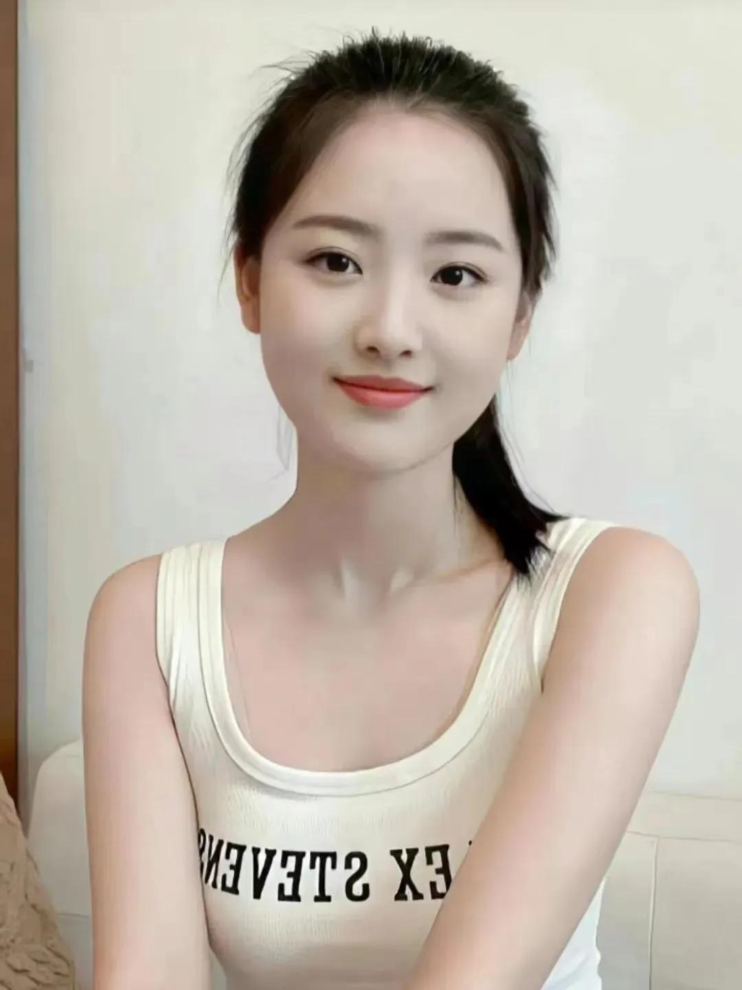 我们家娃也爱吃自助餐，尤其我闺女。但是她吃也不会吃很多，也不会挑贵的吃，用她的话