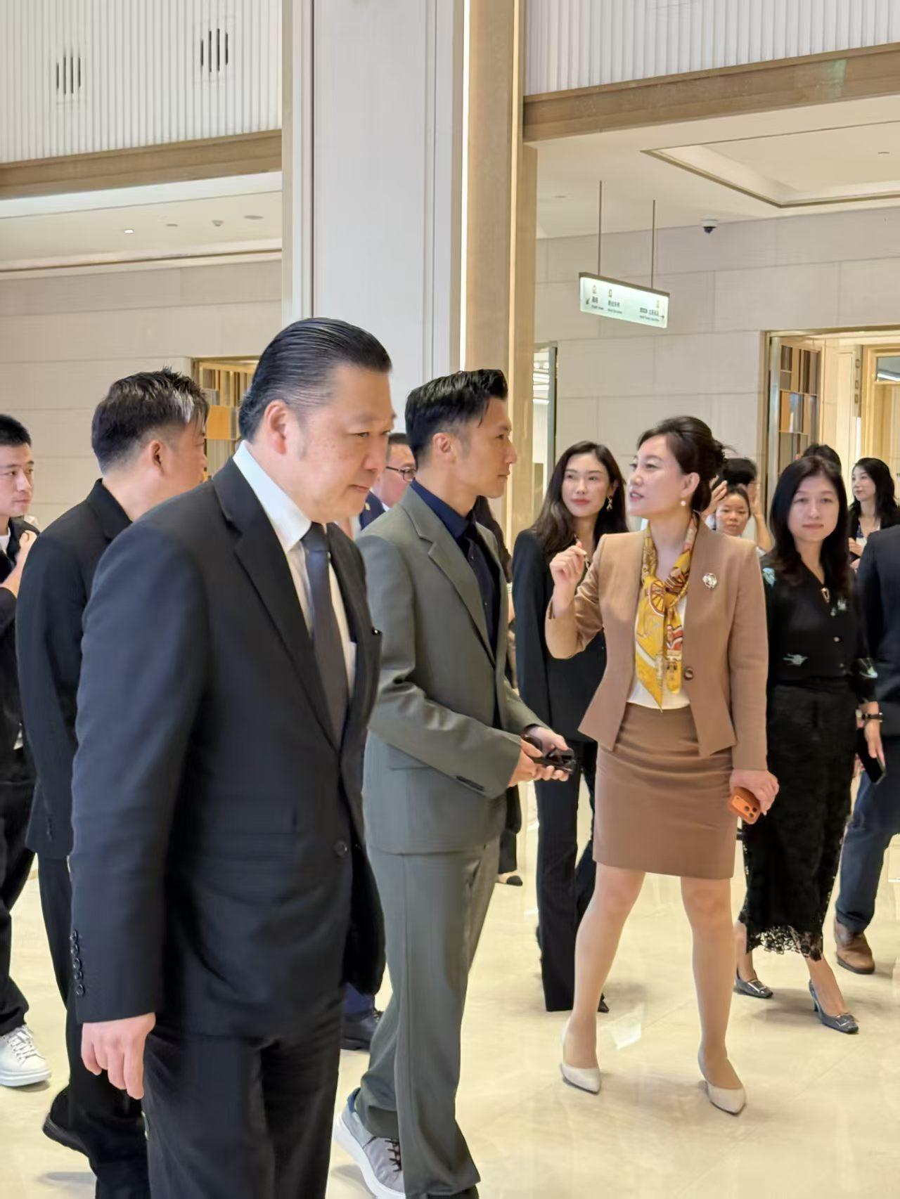 谢霆锋去了正大中心 