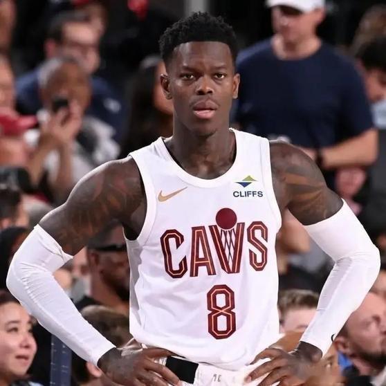 《哈登抢走聚光灯？骑士真正怕的不是首发不够强，而是施罗德把轮换稳住了》骑士突击补