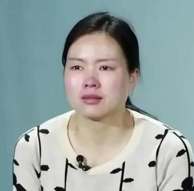1992年，湖北一对夫妻，撇下5岁女儿相继自杀，不料23年后，女儿竟不顾全村人指