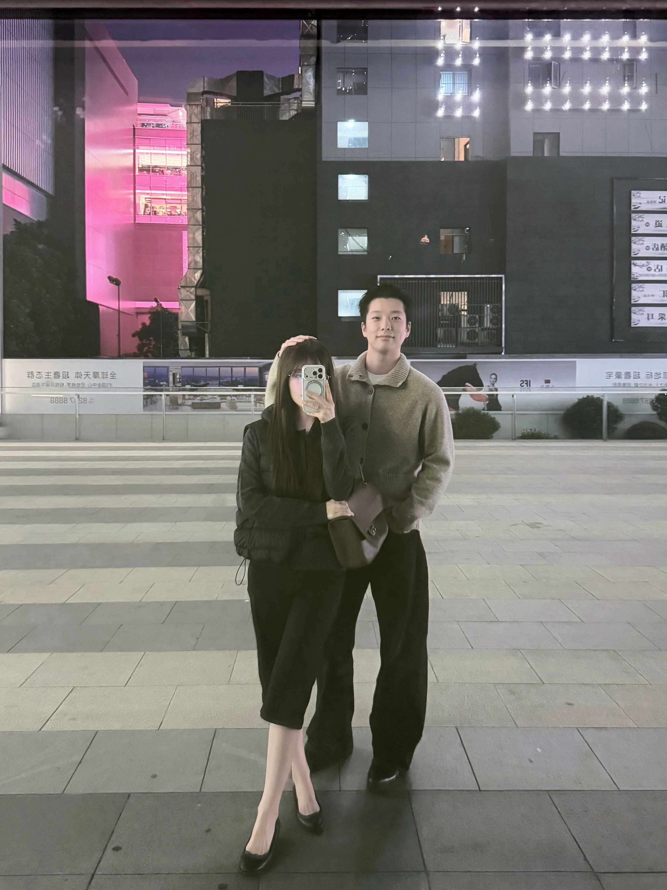 摸人头顶啥意思 ​​​