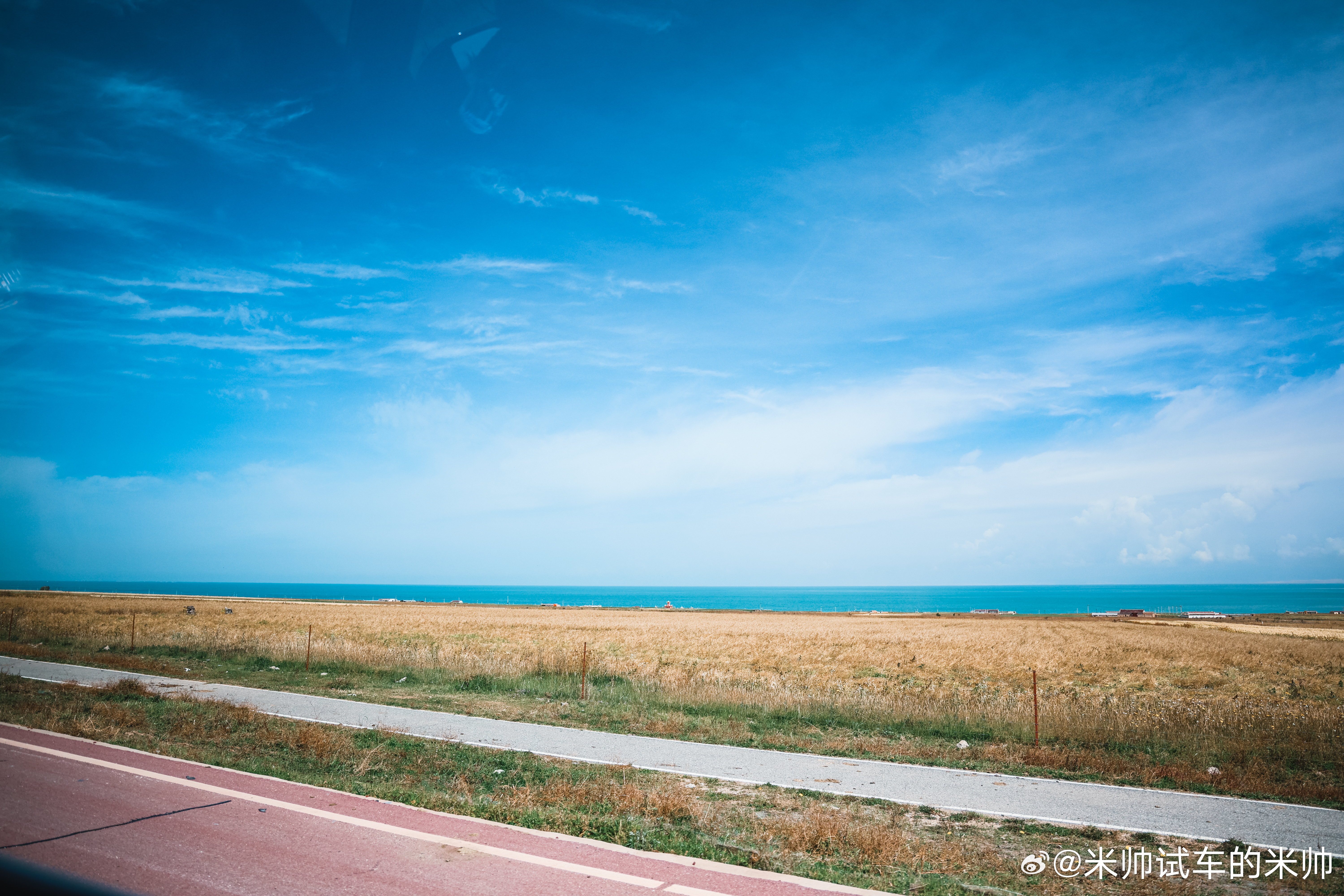 青海湖真的美得像油画一样，第四代CS55 PLUS也同样颜值和设计在线，不得不说
