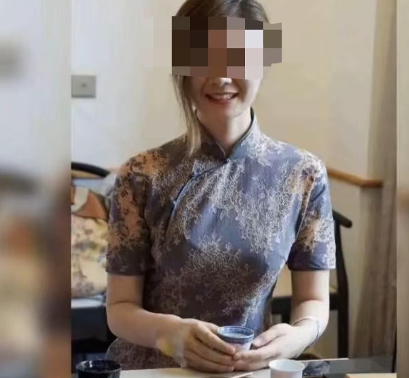 顺藤摸瓜…
朱女士老公出轨对象信息被扒底朝天
茶室不在小三名下
但是无锡一家公司