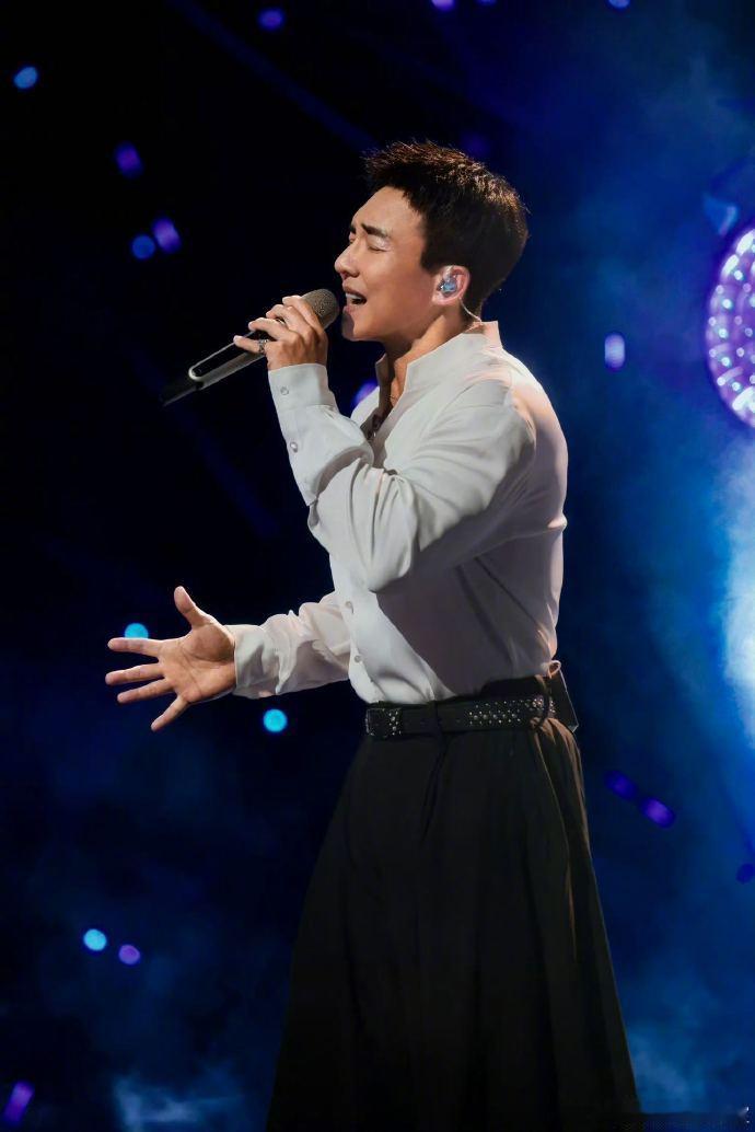 刘畊宏刘畊宏都被练成大vocal了披荆斩棘直播训练的汗水全都有回报，刘畊宏一公和
