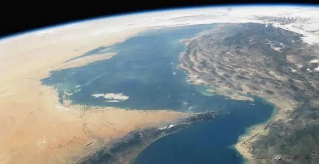 深度分析 | 霍尔木兹海峡的寂静：卫星数据证实全球航运大动脉“实质性停摆”

伊