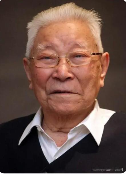 他曾任山东省委纪委第一书记、省长、省委书记。1918年出生，四川苍溪人。1933