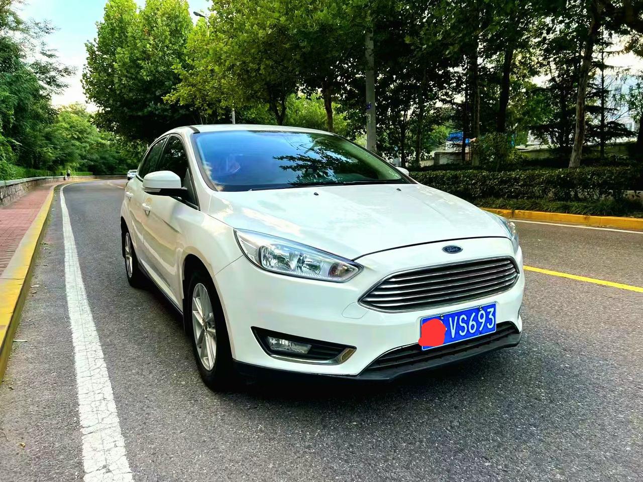 这代福特福克斯是相当成功的，也是福特福克斯全系车型当中真正走上巅峰的一代车型。但