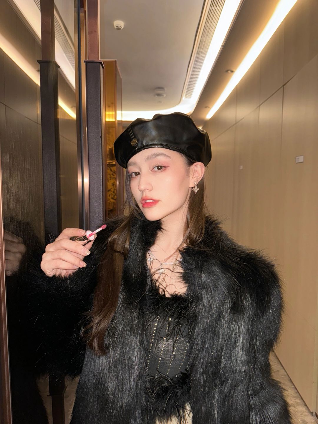 女王  你好痞