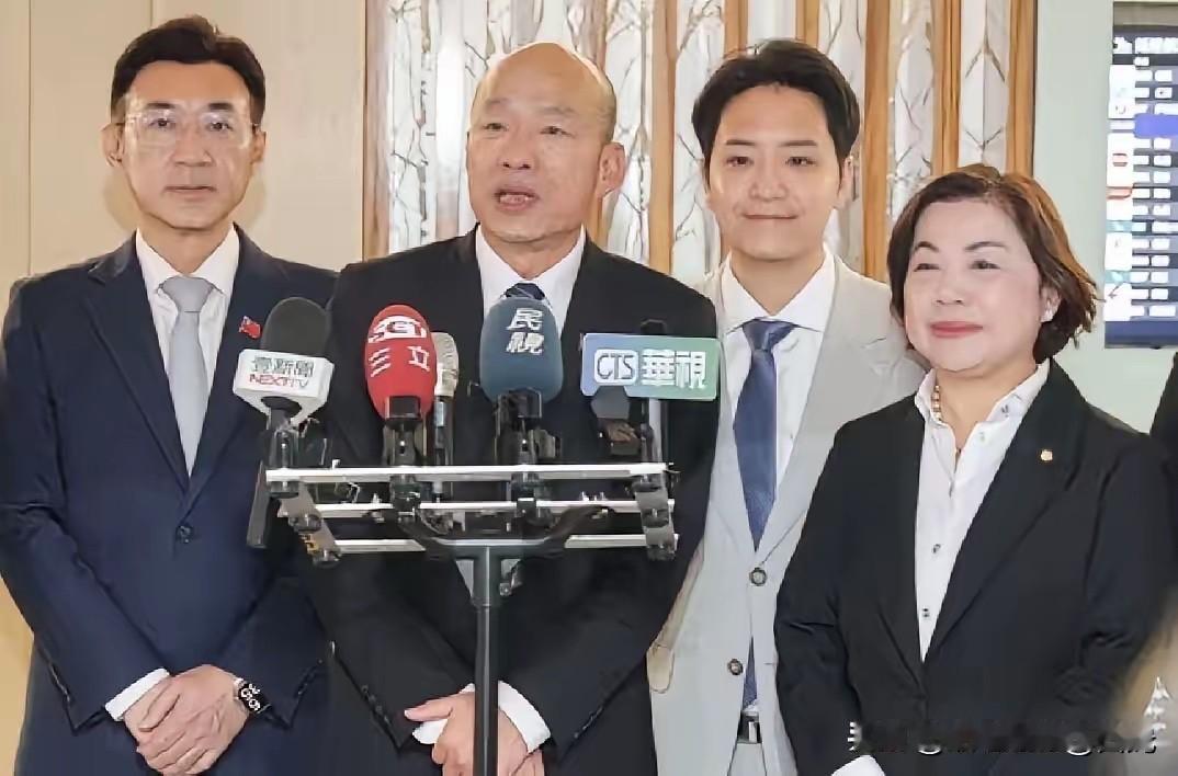 5月17日下午，韩国瑜率领跨党派“立委”完成窜访英法行程返回时称:访团此行已成功