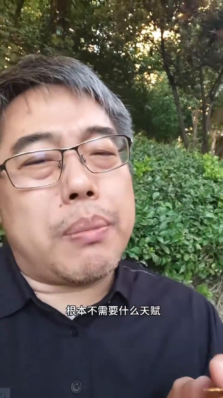 想成为炒股高手不需要天赋。
想成为交易高手根本不需要什么天赋，只要不断的操作、不