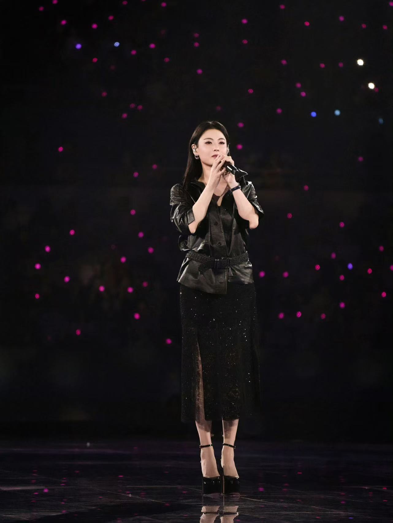 李昊演唱会嘉宾 张柏芝许久未曾露面的张柏芝一直在悄悄准备舞台，如今确定助阵李昊红