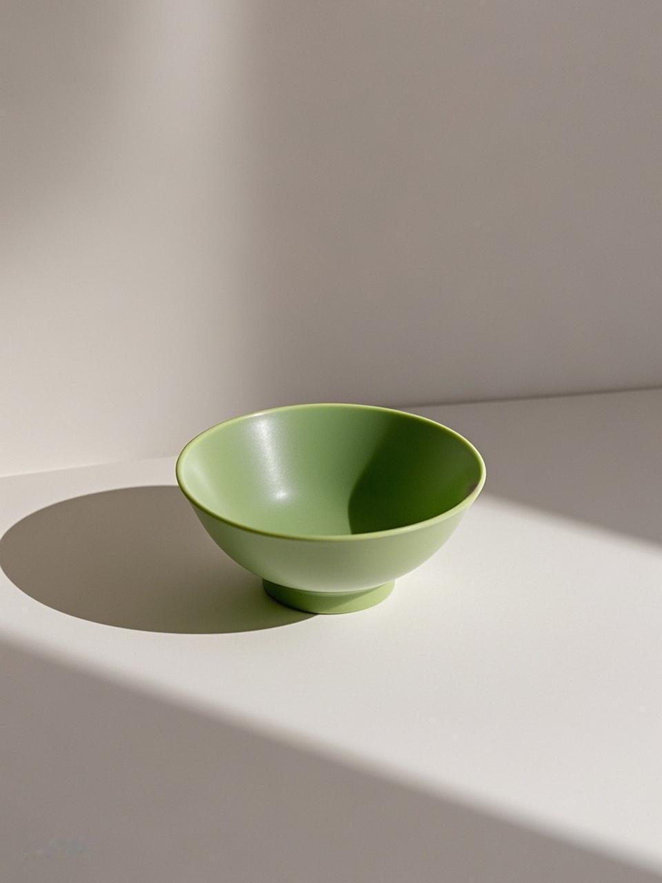 上海六个人花19块吃饭
据报道1月17日，上海。6位顾客花19块钱点了两碗汤，老