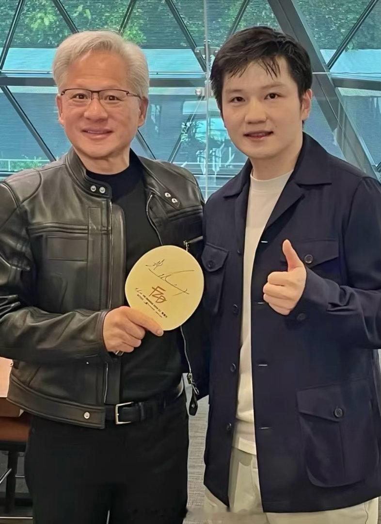 一球，一芯，一世界。双向顶配，自带高光。 （