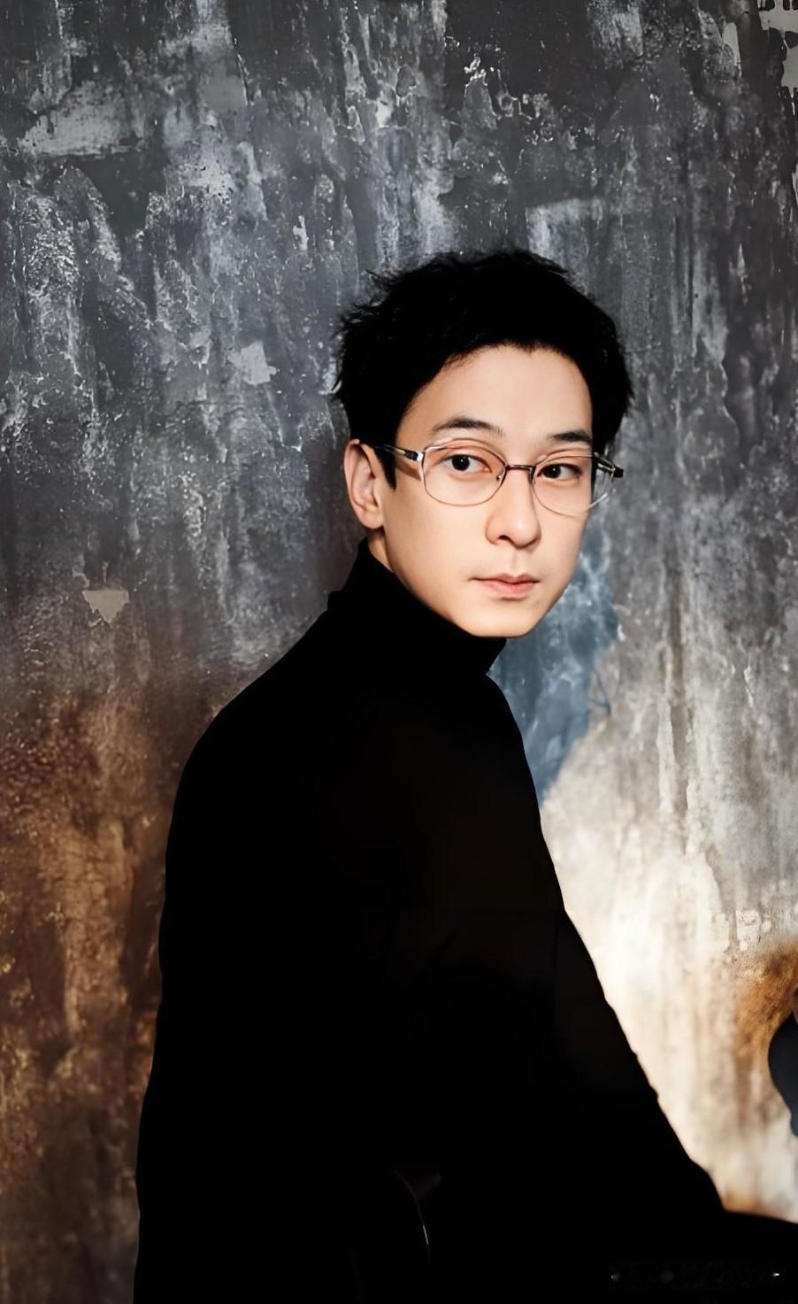 《生逢其时》，

发现一个厉害的演员，

就是剧中那个名字和脸都挺陌生却凭本事把