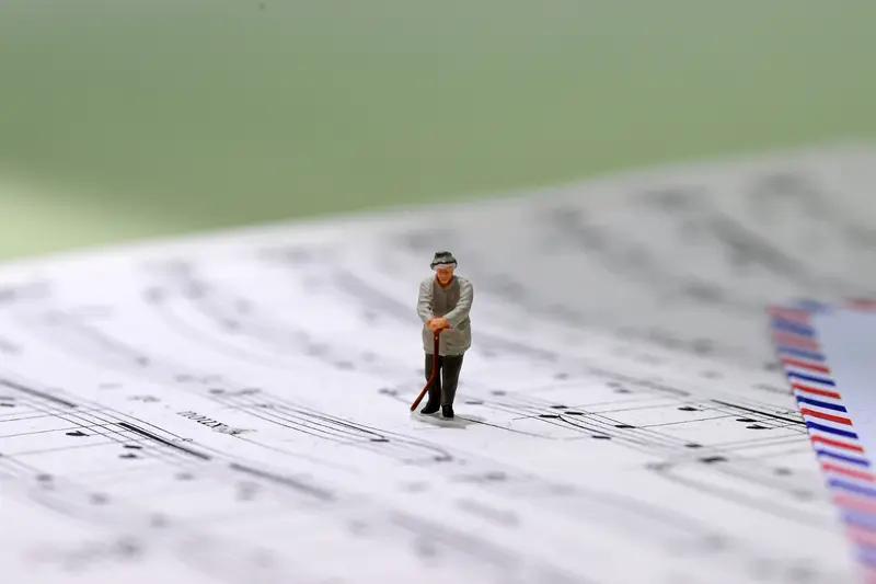 人老了，退休了，就是三无人员：无权、无势、无人问津。最好的生活状态就是：有自知之