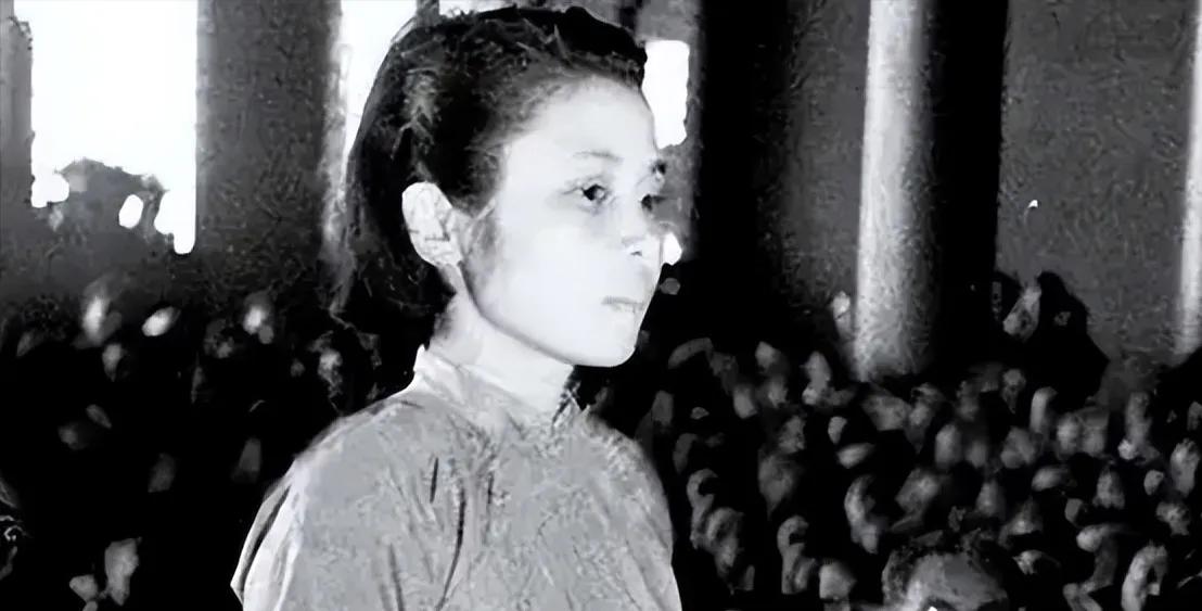 1951年，一个名叫王化琴的军统女特务被抓，审她的时候，她不求饶，也不喊冤，就反