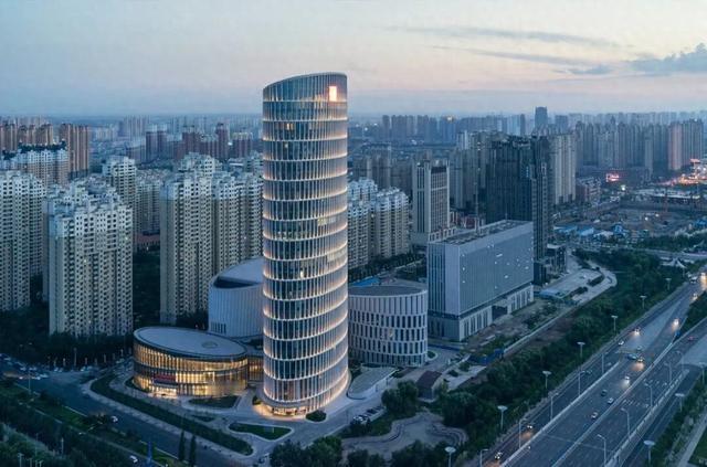 156米！哈尔滨银行总部大厦，把市花盖成摩天楼。
哈尔滨银行总部大厦太有特色了，