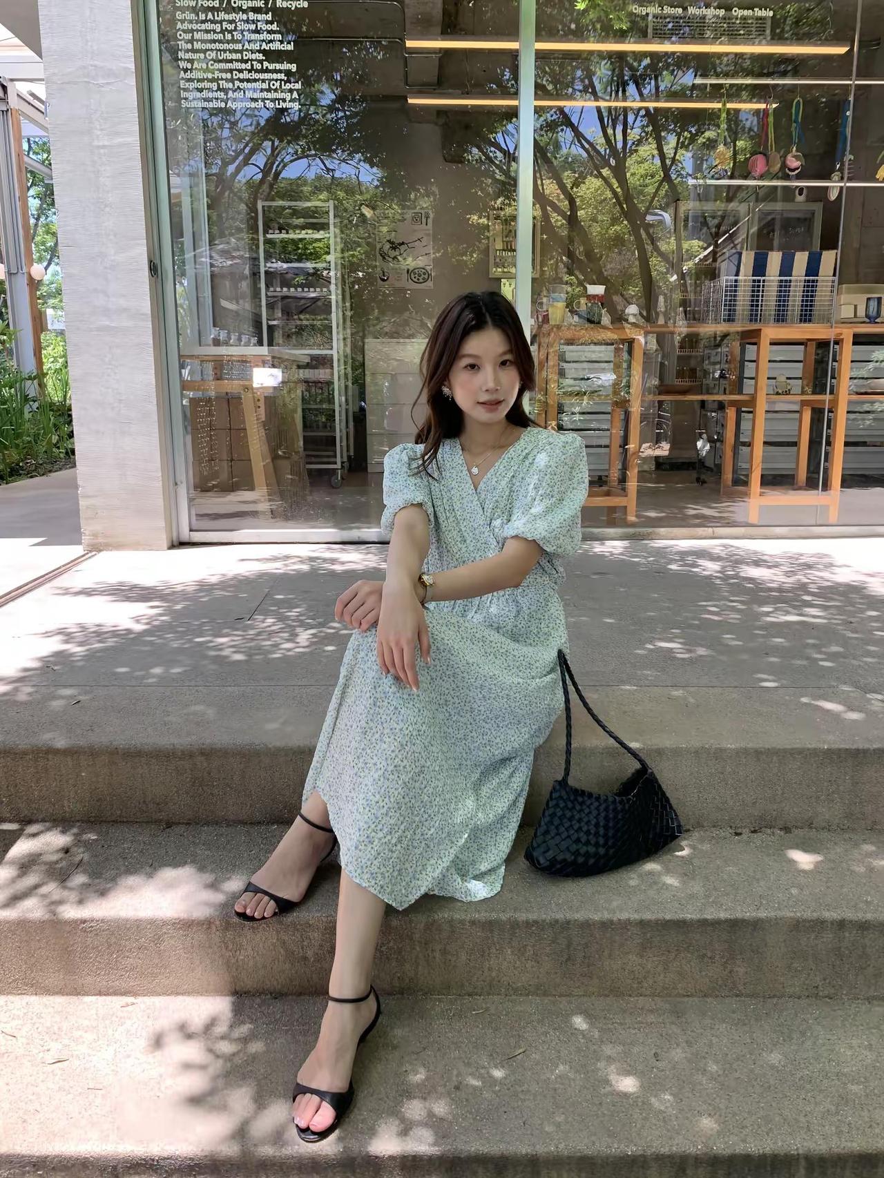 “因为这些可爱绚丽的色彩，盛夏变得更值得期待。”