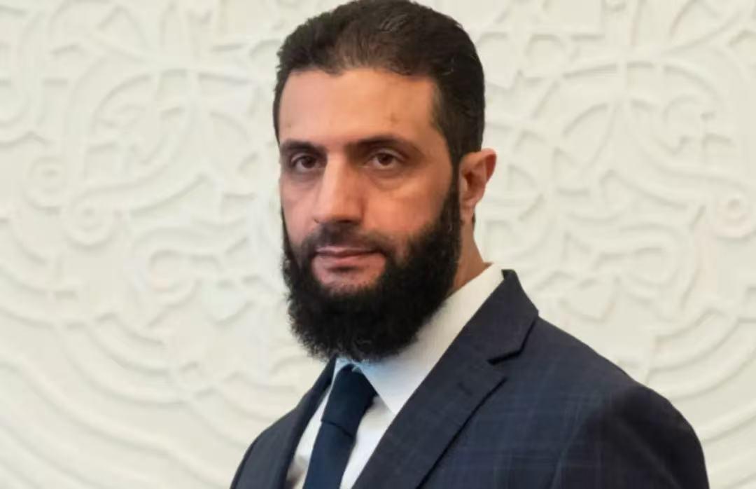 朱拉尼帮叙利亚抓住天赐良机，阿萨德被推翻一点都不冤

朱拉尼抓住中东乱局机遇，土