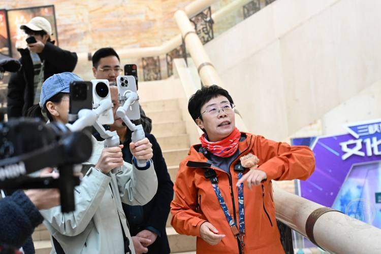 知名文化学者蒙曼 如何看重庆文化厚度