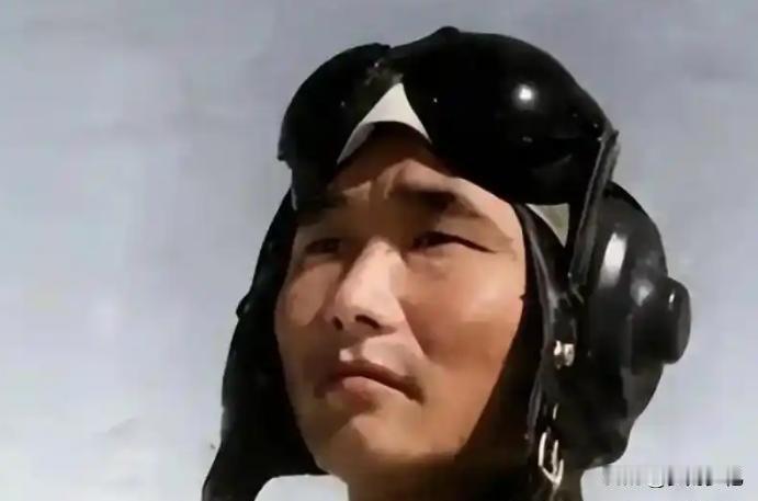 1965年，飞行员高长吉无视毛主席禁令，直接击落一架闯入我国的敌方侦察机，谁料，