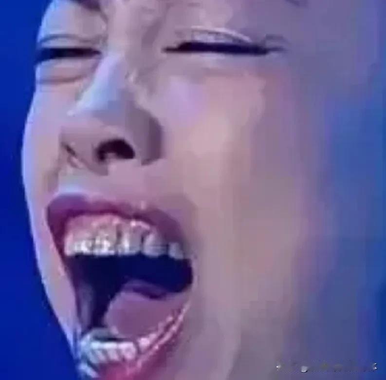 好听到爆，我的大牙，这大黄牙，血盆大口，你还上春晚，吓死人了，多少人过了除夕瑟瑟