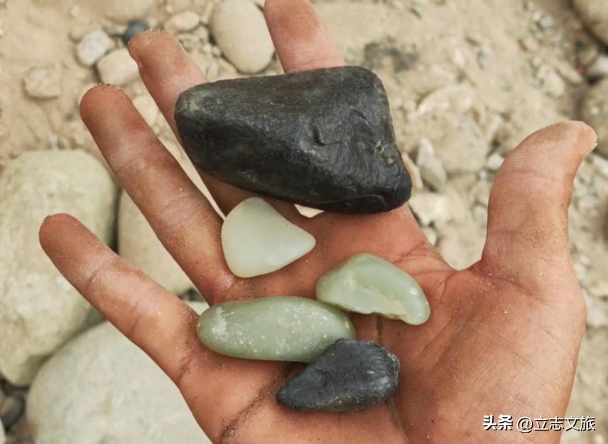 辽宁这个地方的玉石免费捡，已成为周末休闲游玩的好去处！

免费捡玉石
捡到全归你