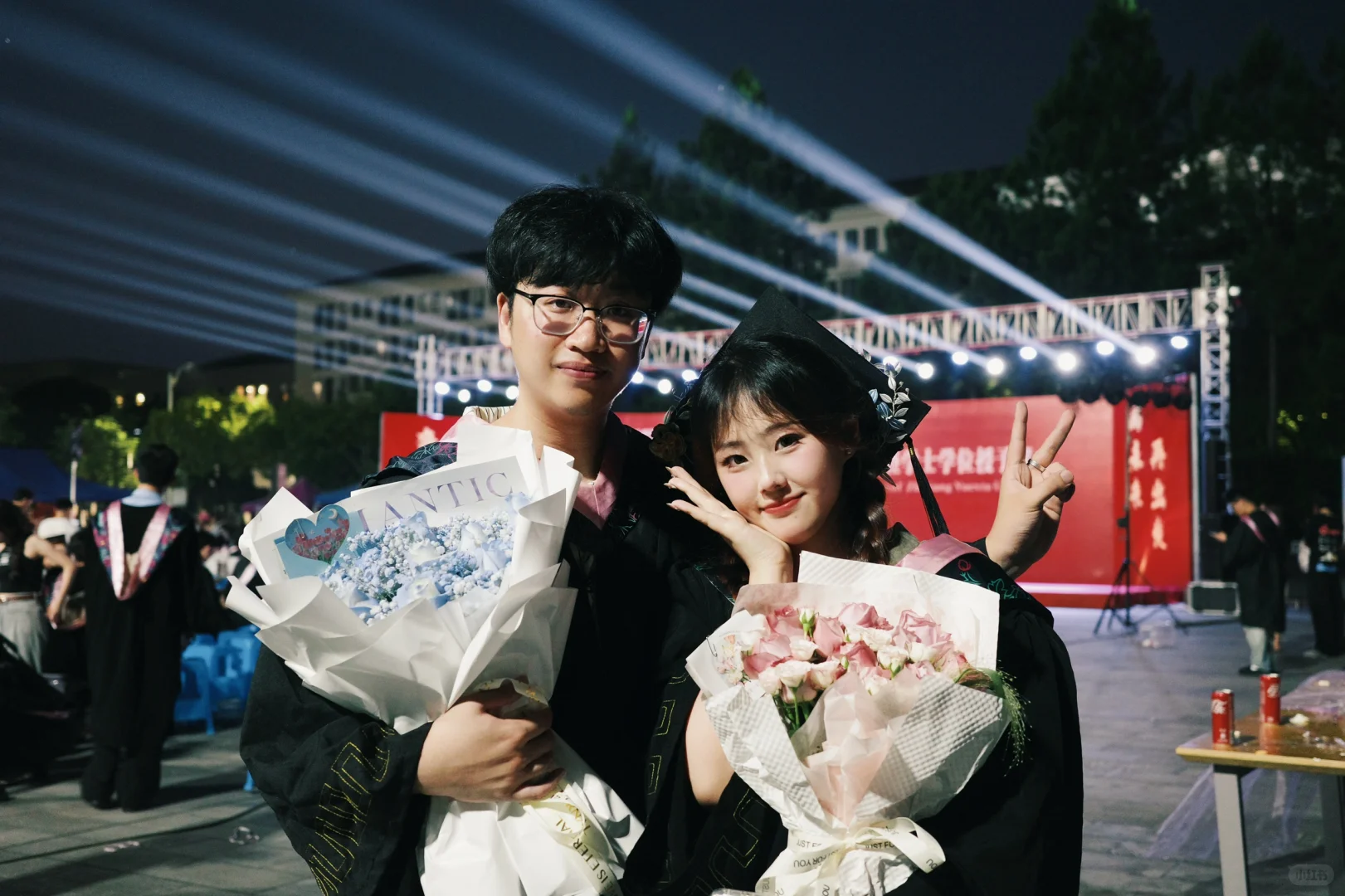 和女朋友一起毕业🎓