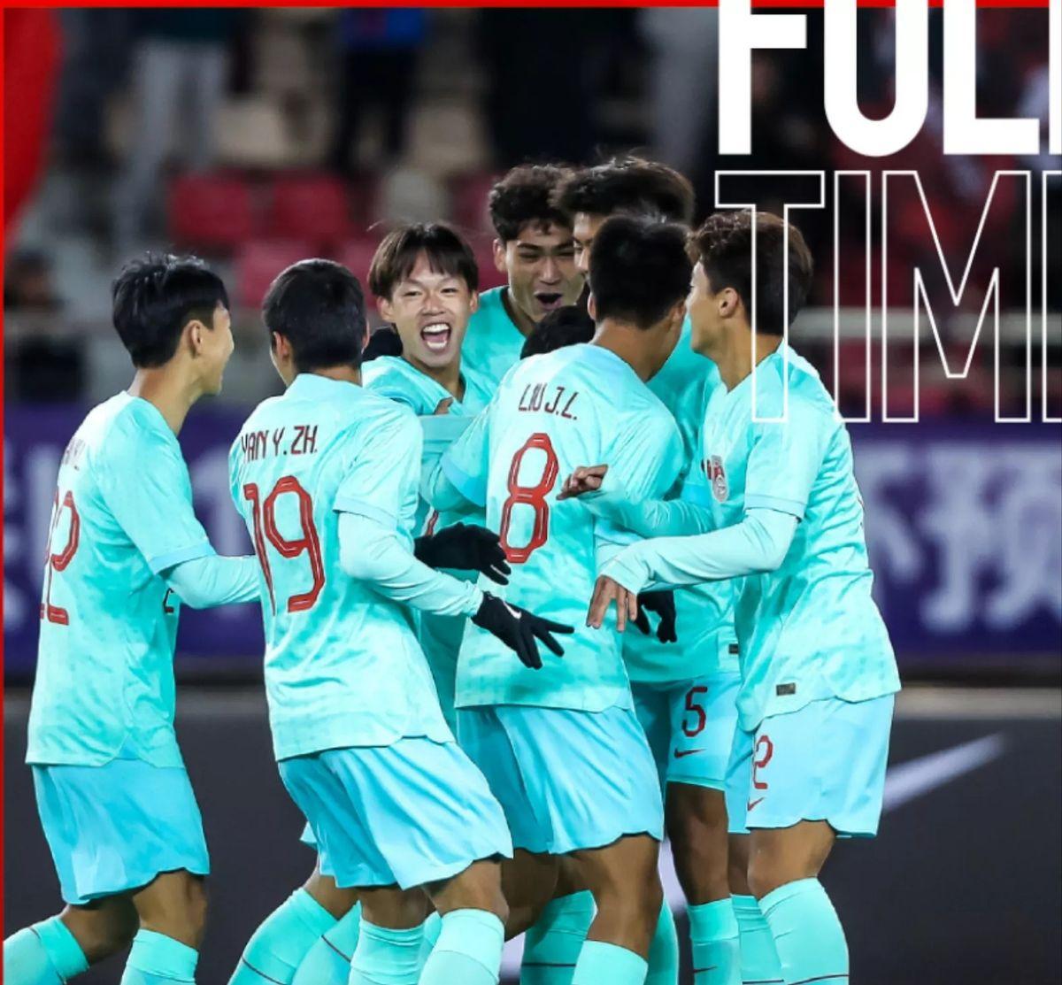 u17中国2：2韩国，这场比赛真是让人又笑又气。原以为身着红色战袍的是咱们中国队