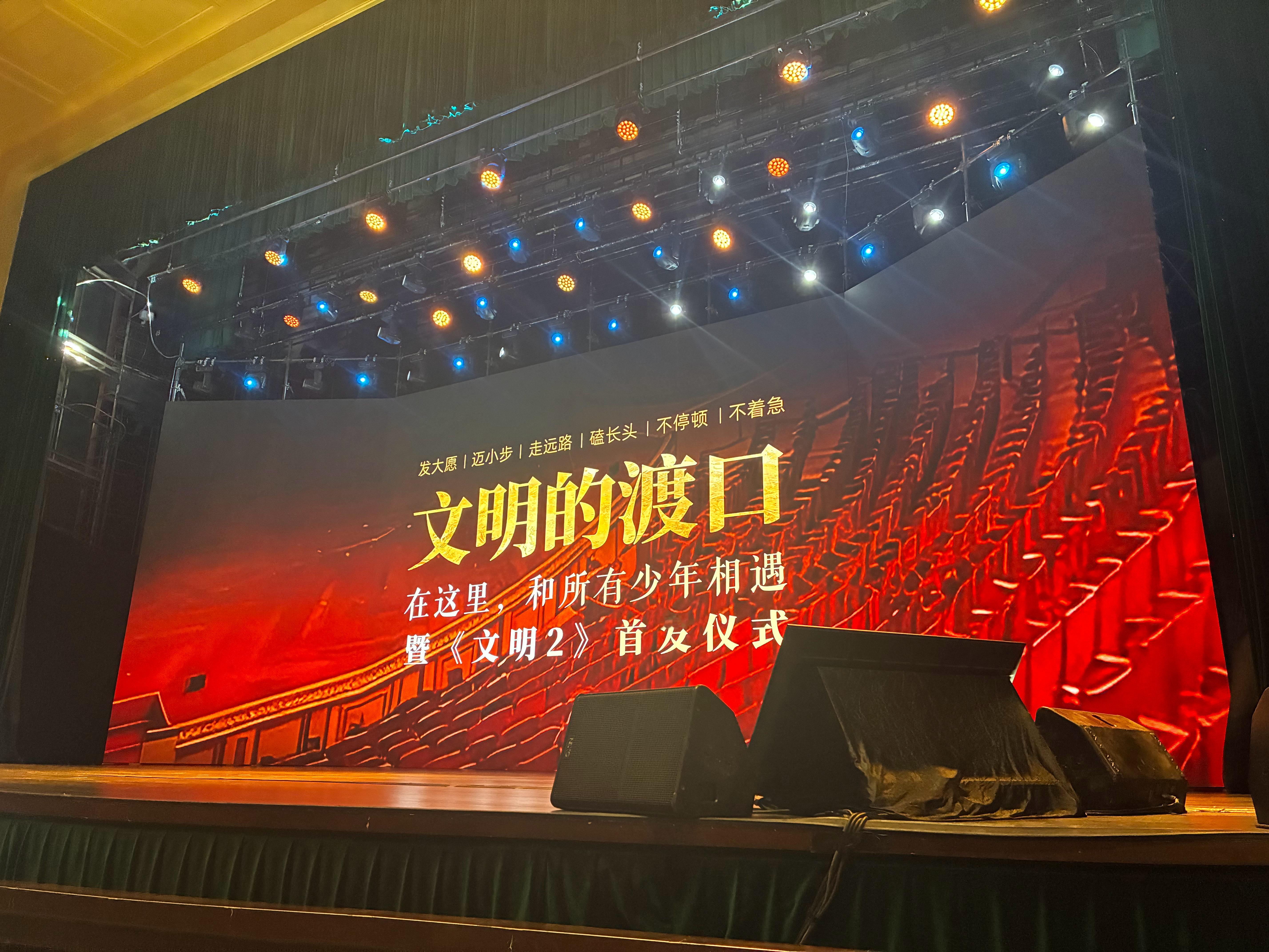 大家快来，这书可漂亮了  ​​​