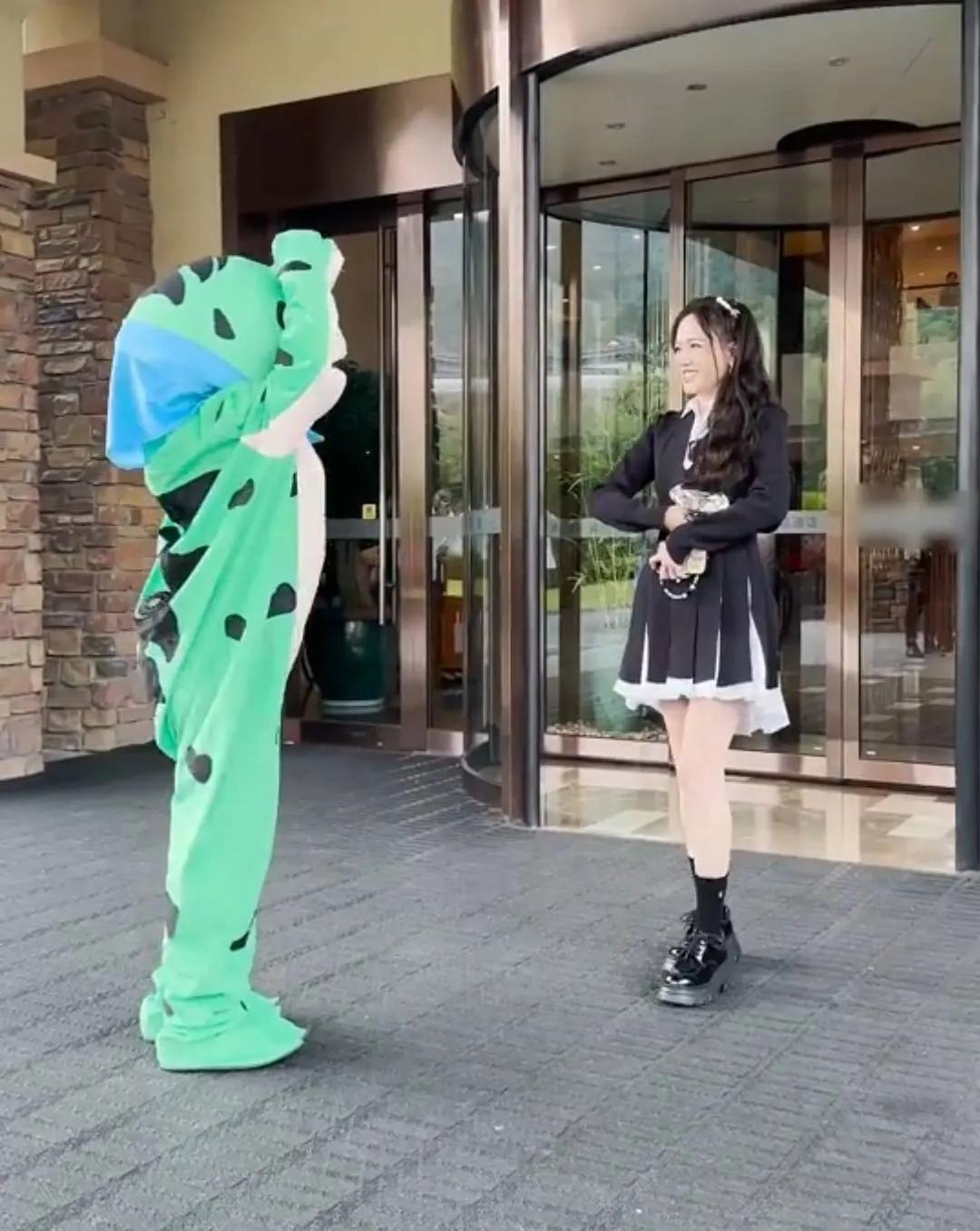 陈乔恩被青蛙求婚，恍如回到《王子变青蛙》时代，《一拍即合的我们》这节目主打一个回