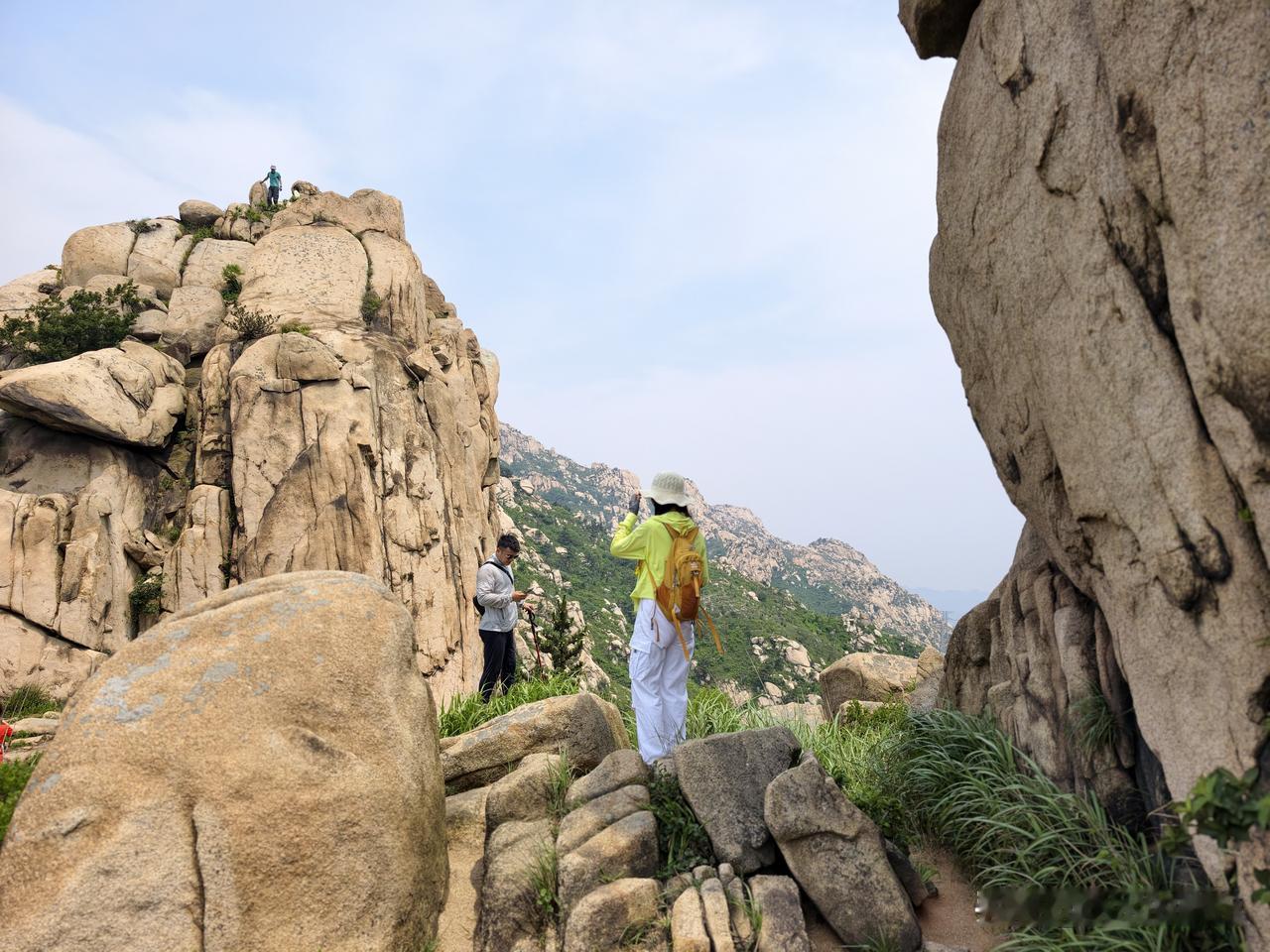 毛家山，隐藏在城市的青岛阿勒泰，没想到景色这么美。

这次我们自驾黄岛毛家山，主