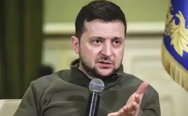 乌克兰为什么直到现在还不投降？

说白了，不是乌克兰不想投降，而是乌克兰的路大概