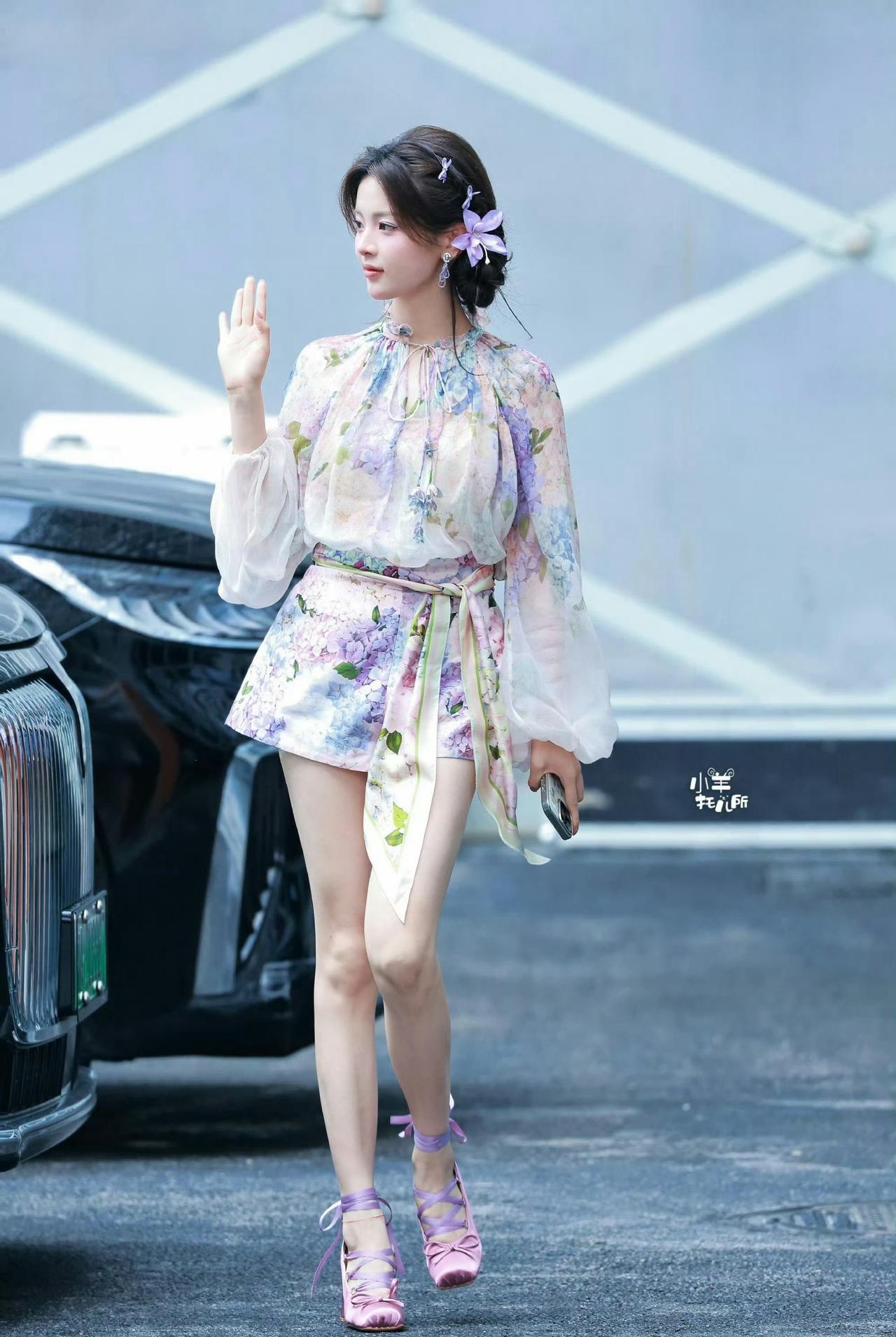 杨超越的每一次造型都这么甜吗？
不过，她这张脸颜值太高了，穿什么都好看。