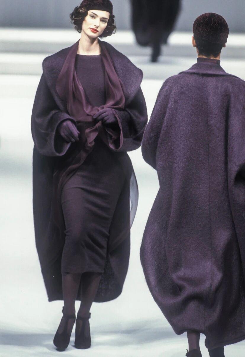 90年代的秀场，美得让人失语。
Krizia Fall 1995。
Krizia