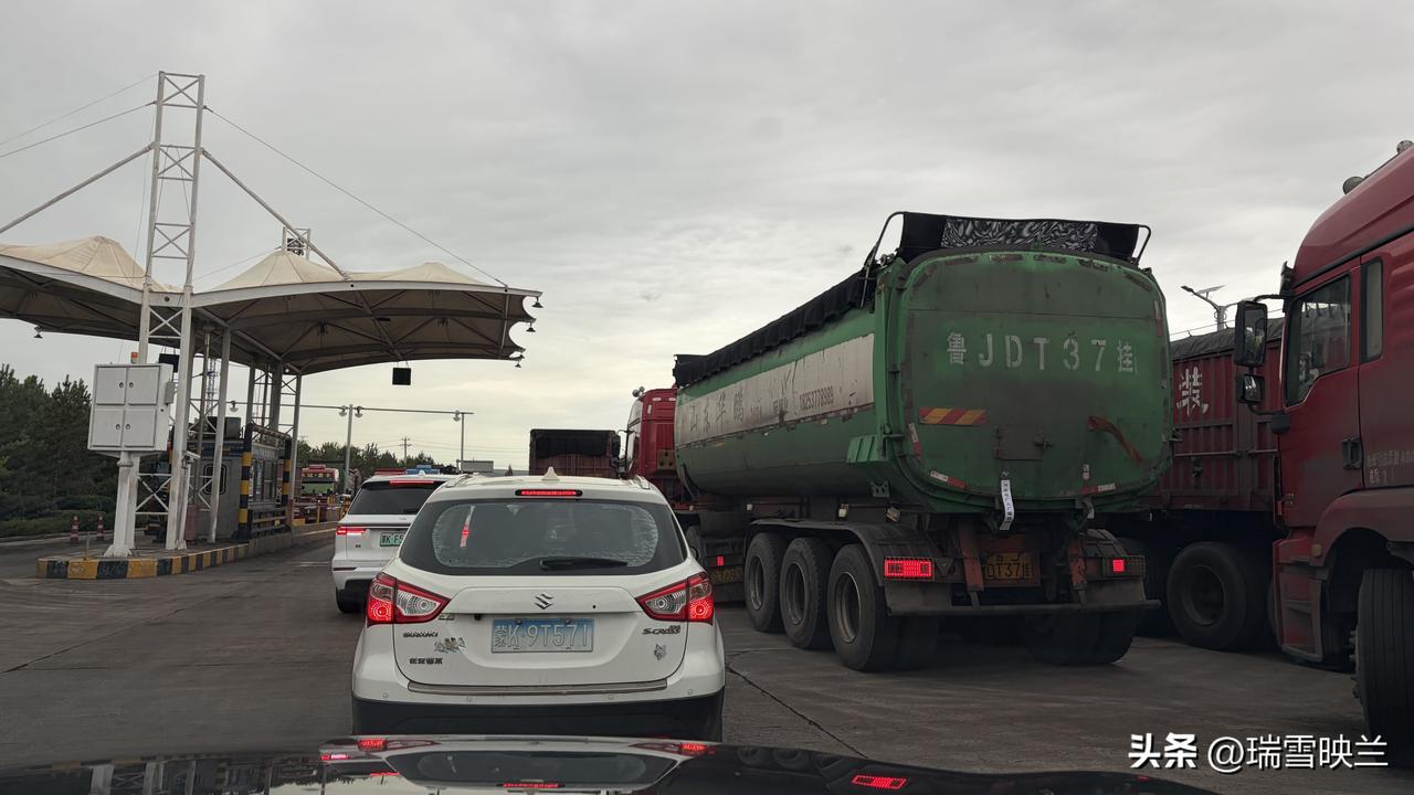 在山西省境内驾车行驶了几天，发现山西省的道路管理工作人员是真的非常辛苦。


很