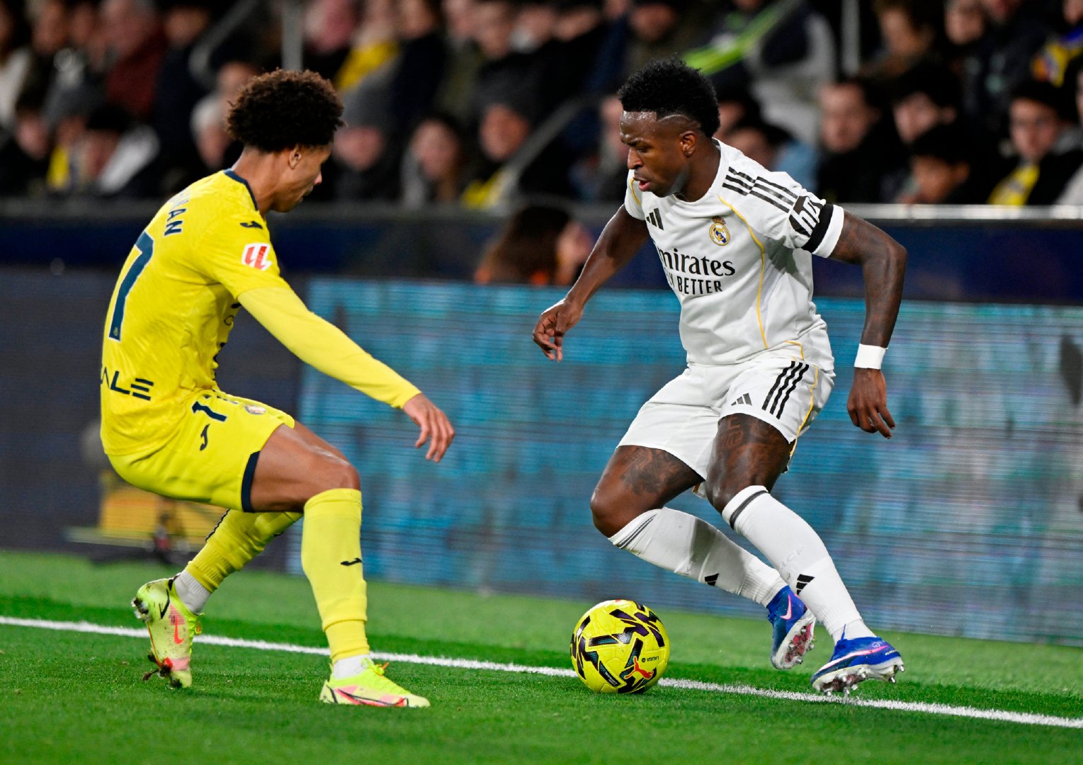 全场比赛结束，皇马客场2-0比利亚雷亚尔！姆巴佩梅开二度；如何评价本场比赛？西甲