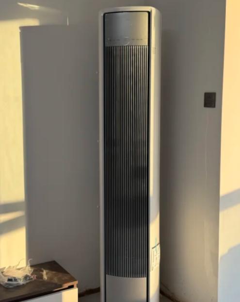 你有没有过这种经历：
天热了迫不及待打开停了小半年的空调，结果吹出来的风一股酸臭