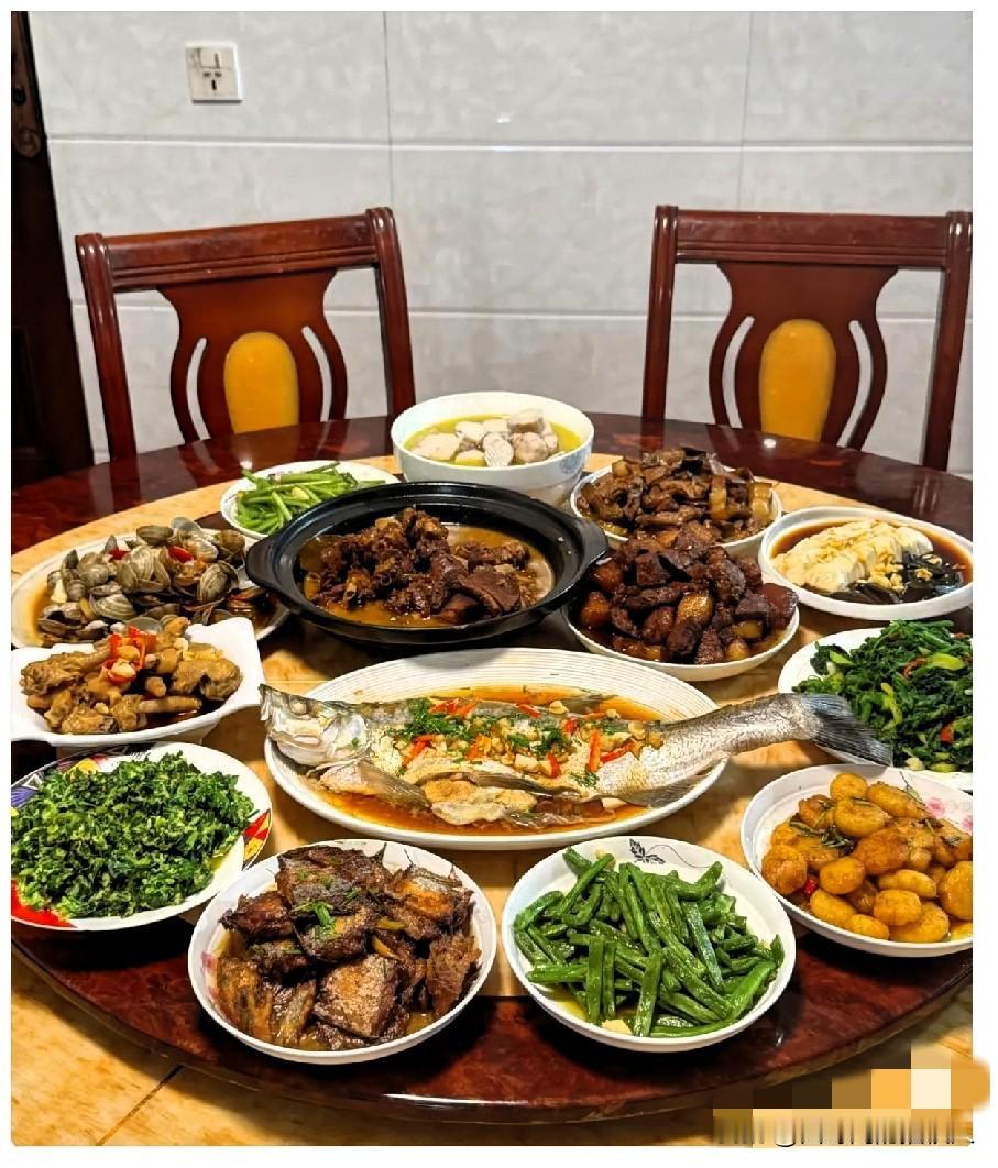 女儿女婿结婚8年，年年中秋空手来我家吃饭，今年我实在没忍住，说了一句话，女儿当场