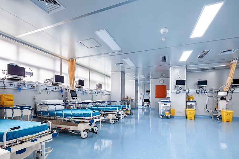 年轻男子ICU过年敲响警钟：放纵生活正在透支生命
 
四川一名29岁男子因急性胰