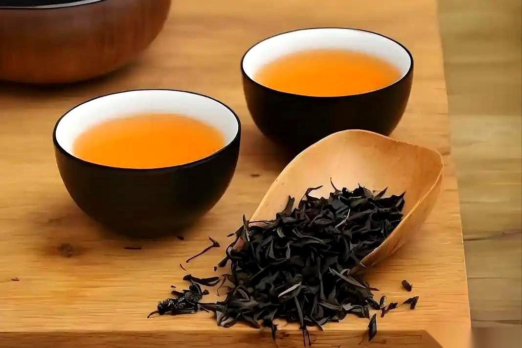 指望喝几杯茶就把血脂喝下去？
我劝你，别做梦了。
我知道，你肯定听说了，什么茶多